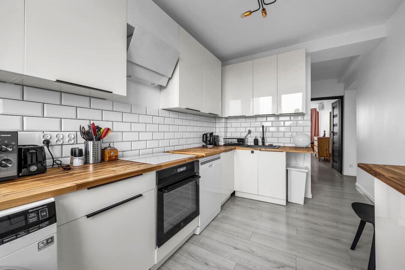 Réfrigérateur, four, plaque de cuisson, lave-vaisselle