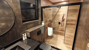 Basic Double Room | Bathroom | Shower, free toiletries, hair dryer, bathrobes