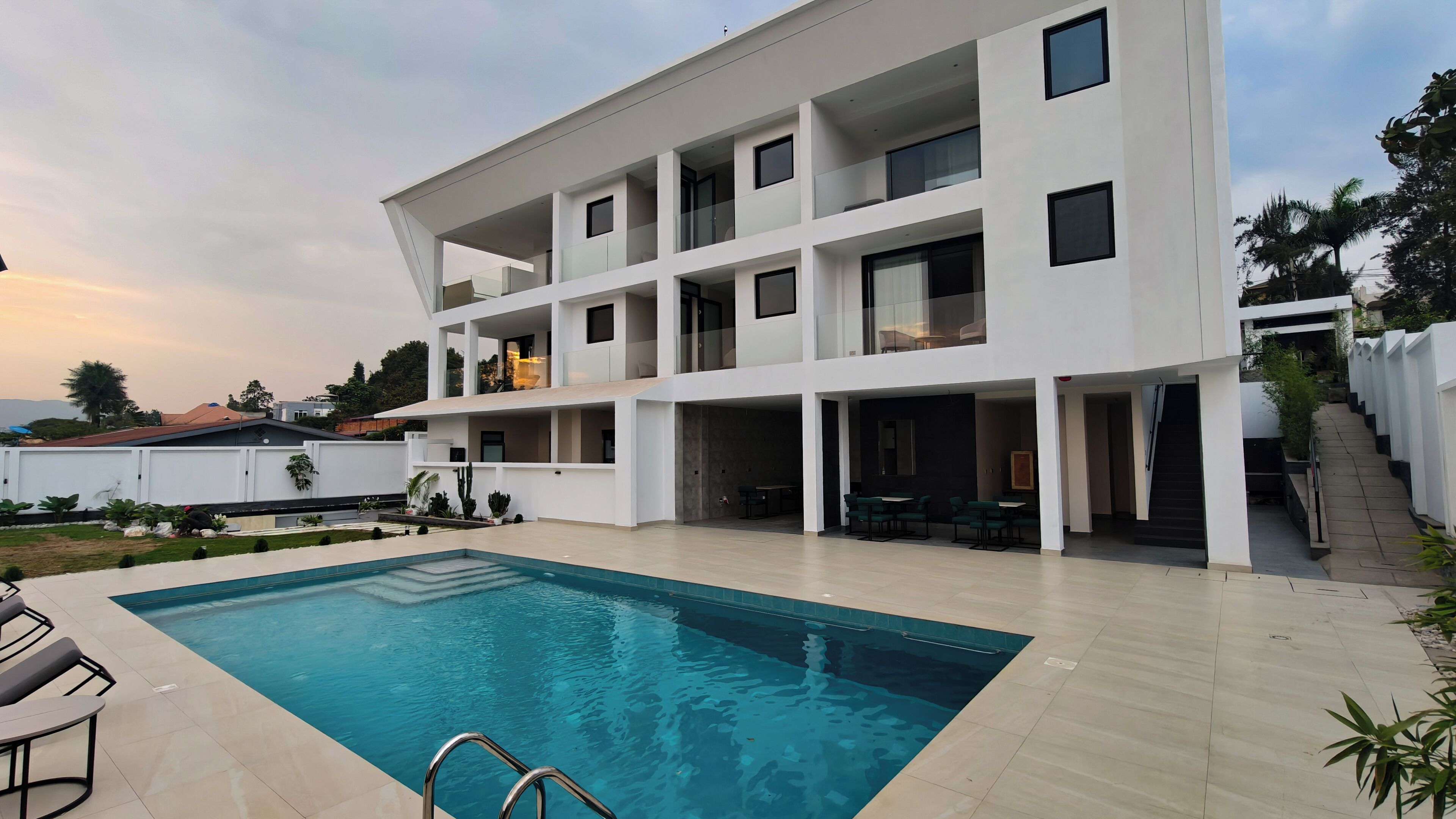 المنشأة من الخارج