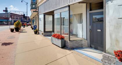 Walkable Racine Retreat! 1 Mi to Lake Michigan