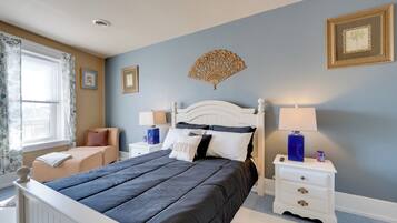 3 bedrooms, iron/ironing board, internet, bed sheets