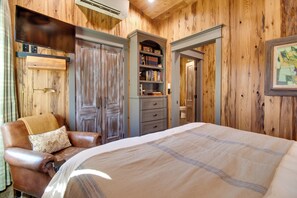 1 bedroom, Internet, bed sheets - Walk to White River: Cozy Escape w/ Screened Porch (Cotter)