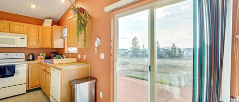 冷蔵庫、電子レンジ、コンロ、食器洗い機