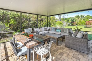 Outdoor dining - Near 5th Ave & Beach! Family-Friendly Naples Home (Naples)