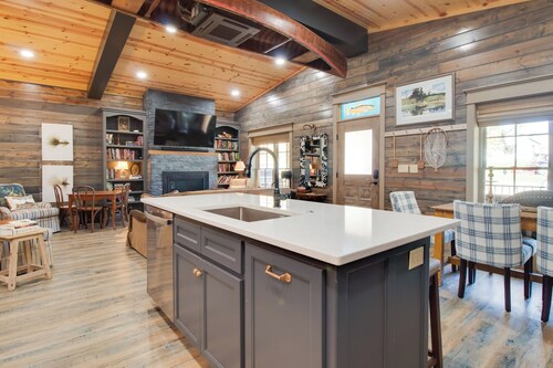 Fly Fishers’ Paradise: Getaway Near White River!