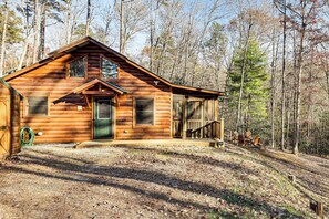 Exterior - Fish & Hike: Wooded ‘Circle P Cabin’ in Murphy (Murphy)