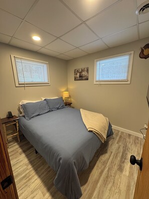 2 bedrooms, iron/ironing board, WiFi, bed sheets - Big Moose Lodge Unit 2 Bottom Unit (Montgomery)