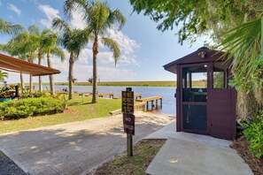 Property grounds - Unwind Poolside + Walk to Lake! Okeechobee Getaway (Okeechobee)