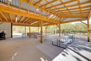 تناول الطعام بالخارج