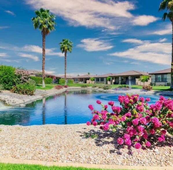 Property grounds - Premier Desert Retreat•Private Fairway Pool•Steps from Coachella & Stagecoach (Indio)