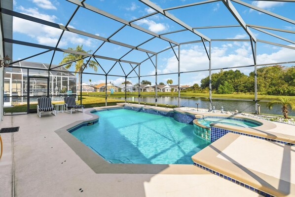 A heated pool - Private Pool house with private pool, and lake view!! (Kissimmee)