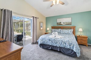 3 bedrooms, iron/ironing board, WiFi, bed sheets - Private Pool house with private pool, and lake view!! (Kissimmee)