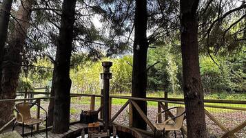 Bañera de hidromasaje al aire libre