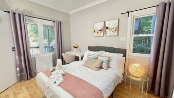 Iron/ironing board, WiFi, bed sheets