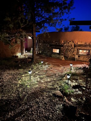 Property grounds - Skier's Hideaway in Los Cerrillos (Los Cerrillos)