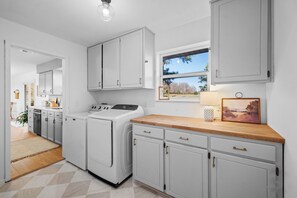 Mikrowelle, Ofen, Herdplatte, Geschirrspüler