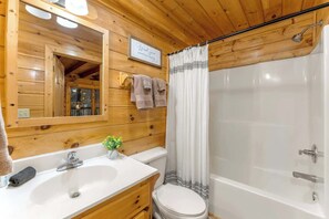 Shower - Hidden Cozy Cabin Villa with Hot Tub Close to Everything (Pigeon Forge)
