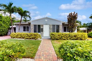 Exterior - Tropical Fort Lauderdale Retreat with Heated Pool & Sonos Theater (Fort Lauderdale)