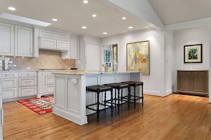 Private kitchen - Stunning home steps from Lake Toxaway and Club house, 3Bed/3bath (Lake Toxaway)