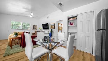 House, Non Smoking, Pets allowed | Dining room