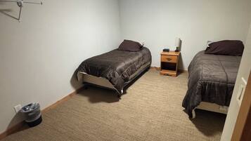 8 bedrooms, iron/ironing board, WiFi, bed sheets