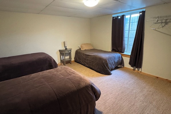 8 bedrooms, iron/ironing board, WiFi, bed sheets