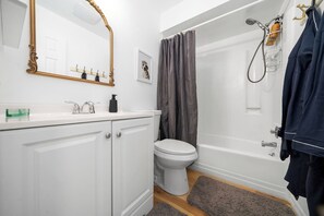 Bathroom - Drift & Dream Getaway Pet-Friendly  (Crystal River)