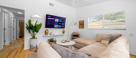 Hus, 3 soverom, ikke-røyk, kjæledyr tillatt | Oppholdsområde