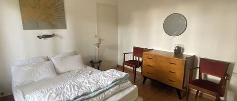 Een strijkplank/strijkijzer, internet