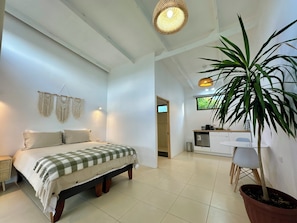 Standard Double Room, 1 Queen Bed, Garden View | Interior - Makihi Suites (Hanga Roa)