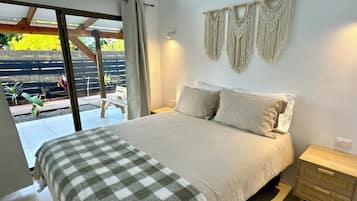 Deluxe Double Room, Garden View | Laptop workspace, iron/ironing board, free WiFi