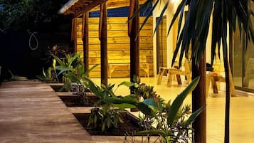 Phòng đôi Tiêu chuẩn, 1 giường cỡ queen, quang cảnh vườn | Ngoại thất