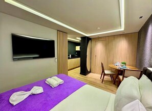 1 bedroom, iron/ironing board, WiFi, wheelchair access - Modern Studio • Near the Beach-500m • Rooftop Pool (João Pessoa)