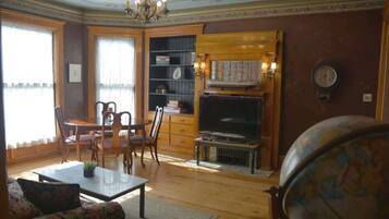 TV, DVD player, offices