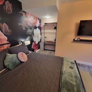 1 habitación, tabla de planchar con plancha, wifi y ropa de cama