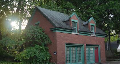 Historic Studebaker Carriage House- Upper Level