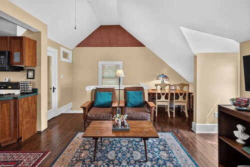 Historic Studebaker Carriage House- Upper Level
