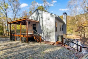 Exterior - Riverfront Cabin, GameRoom, Fenced, 10 min to town (Ellijay)