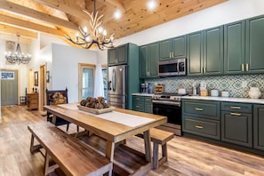 Fridge, microwave, oven, stovetop - Riverfront Cabin, GameRoom, Fenced, 10 min to town (Ellijay)