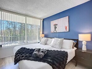 1 bedroom, iron/ironing board, WiFi, bed sheets - 5-202 Breakwater (Jacksonville)