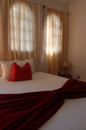 WiFi, bed sheets - The Tropical Castle (disconnect from civilization) (Cabrera)