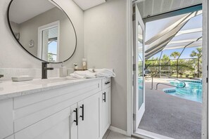 Outdoor pool, a heated pool - Golf-Course Retreat! Cozy Renovated 2BR/2BA Home w/ Private Pool (Rotonda West)