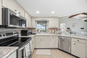 Fridge, microwave, oven, stovetop - Golf-Course Retreat! Cozy Renovated 2BR/2BA Home w/ Private Pool (Rotonda West)