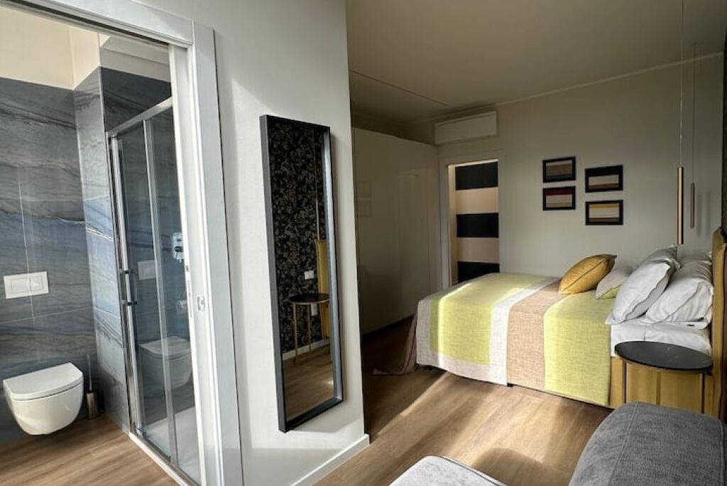 1 多间卧室、熨斗/熨衣板、WiFi、床单