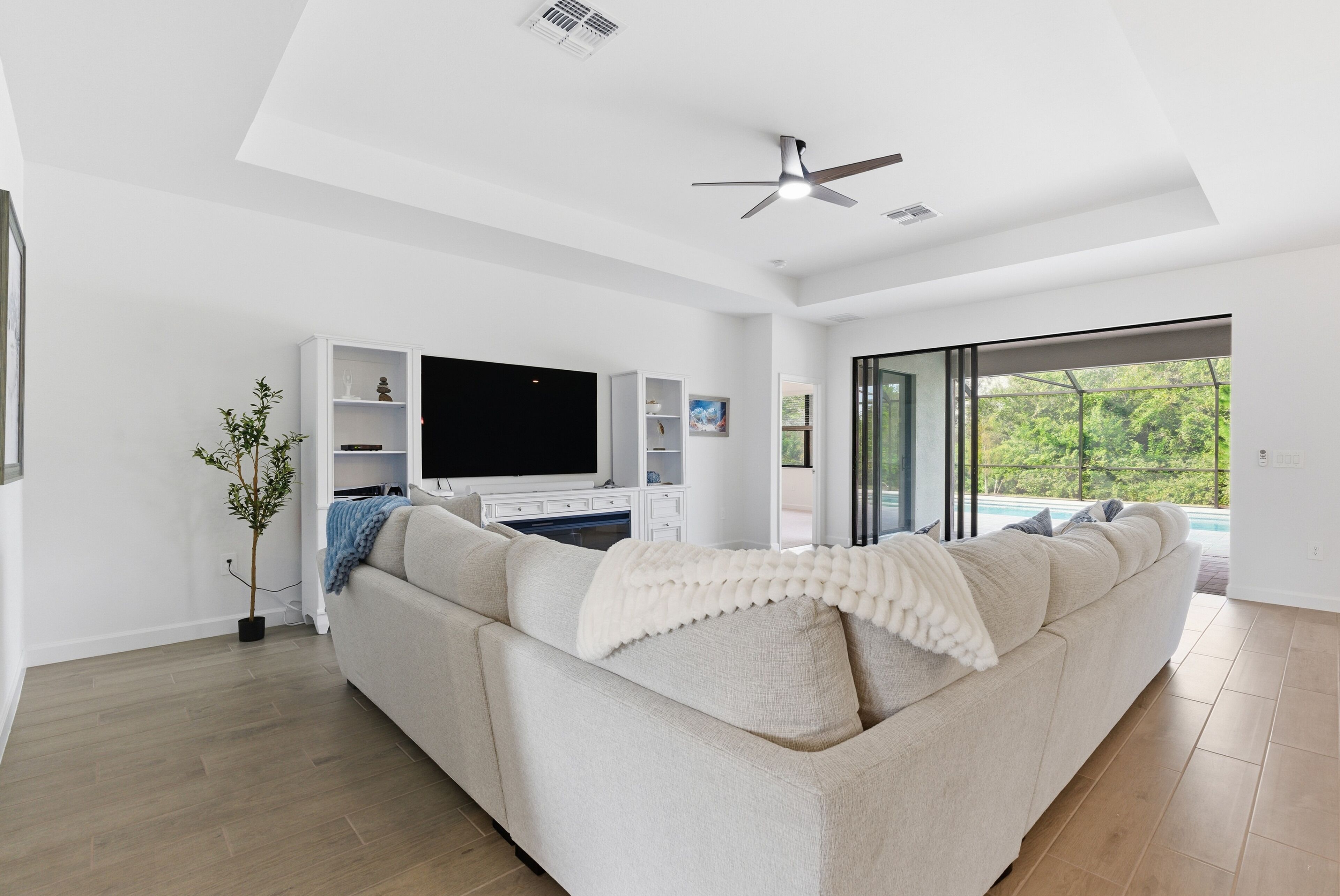 Een smart-tv, videogames, een dvd-speler en boeken