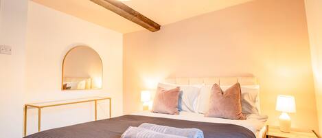 Iron/ironing board, WiFi, bed sheets