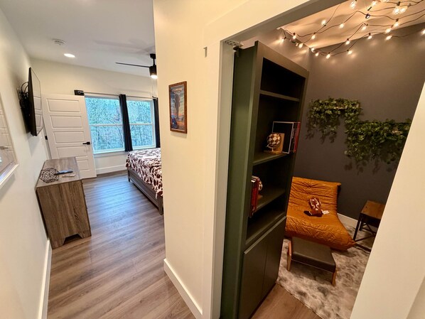 2 chambres, fer et planche à repasser, Wi-Fi, draps fournis