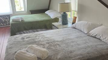 2 bedrooms, iron/ironing board, WiFi, bed sheets