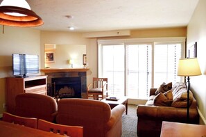 Televisión, chimenea