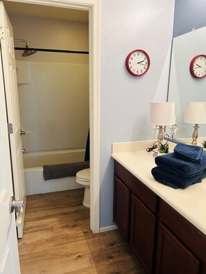 Bathroom - Desert Oasis – Spacious Retreat with Mountain Views (Tucson)